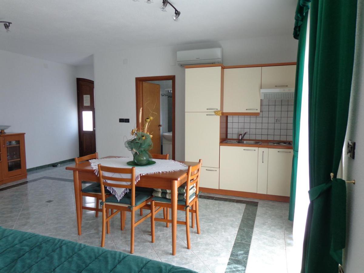 Apartmens Alenka 罗维尼 客房 照片